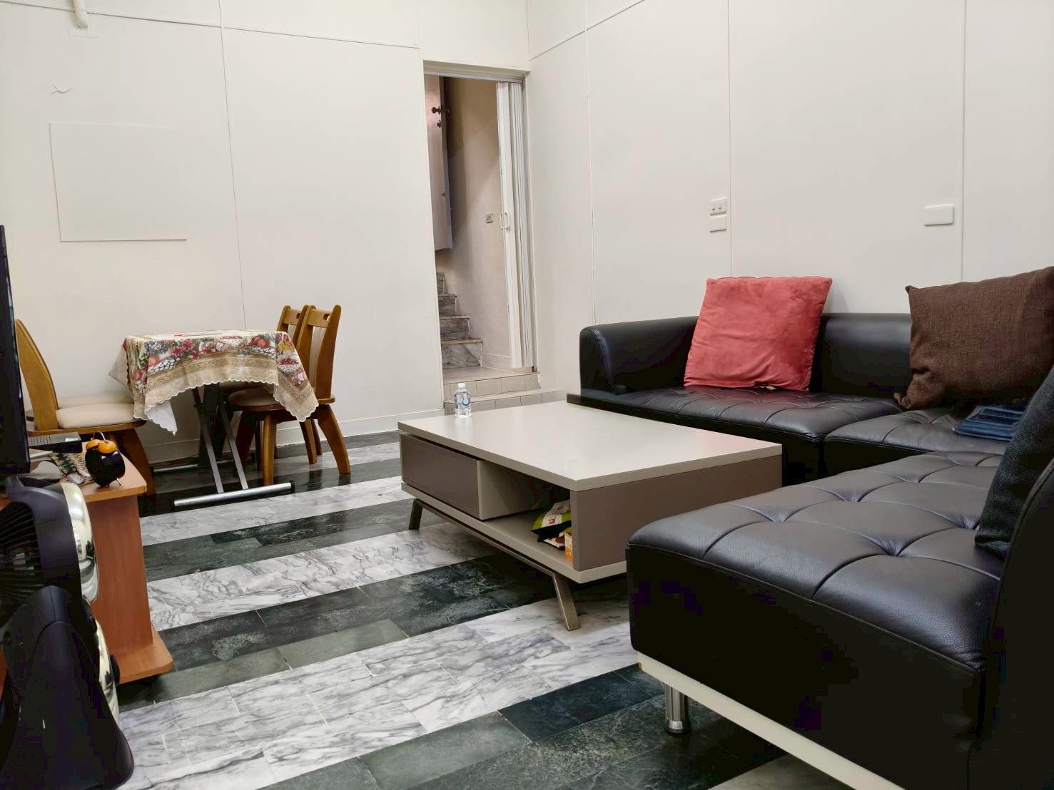 長榮中學林森三角窗旁一樓美寓