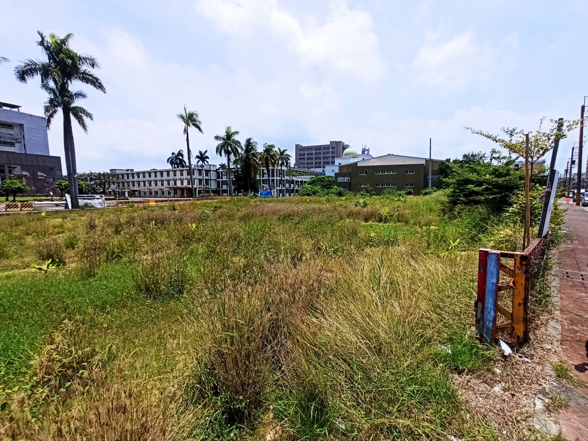 湖內都計農東方臨30米路有水電