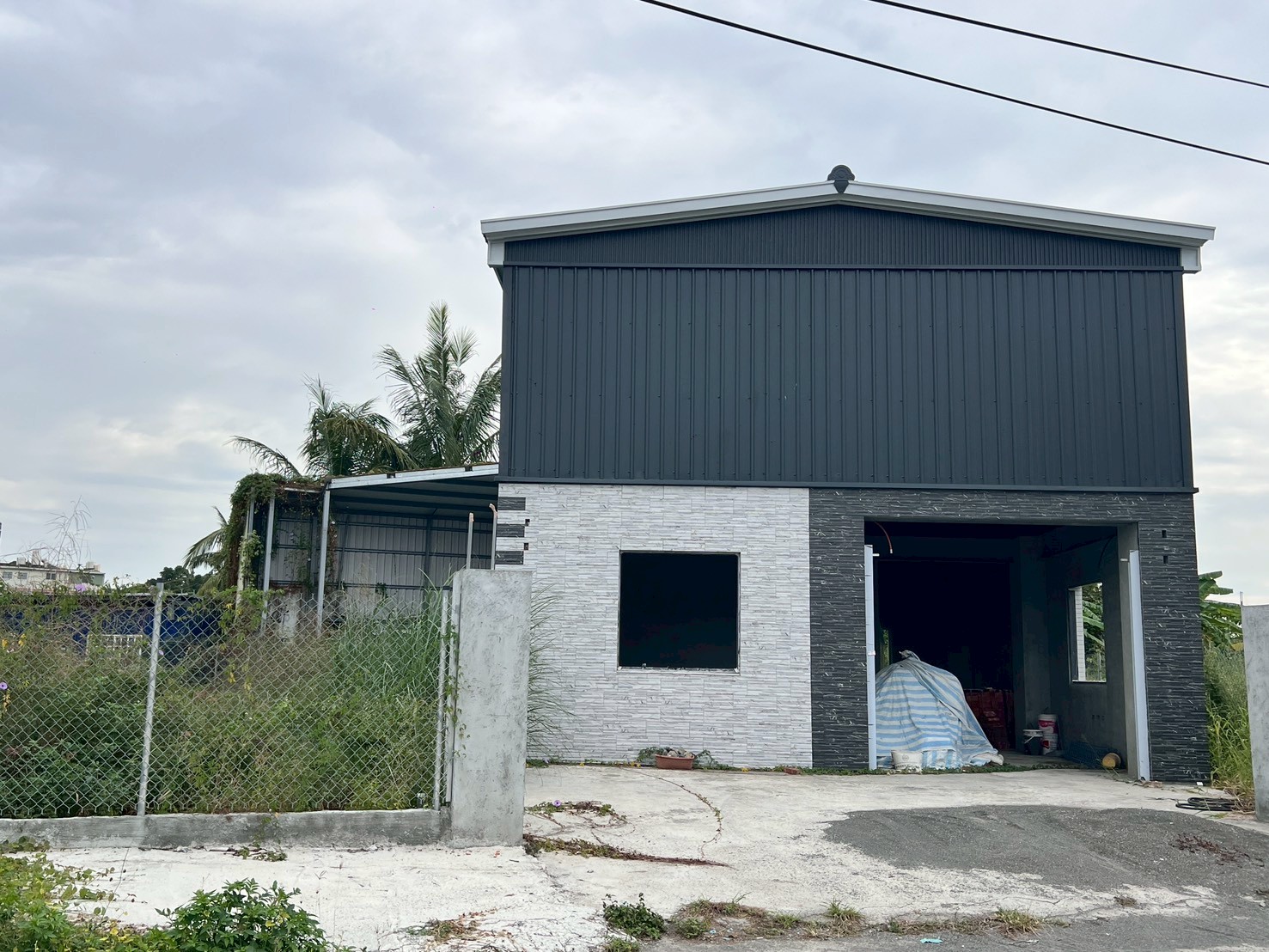 仁德虎山百坪農地+農具室